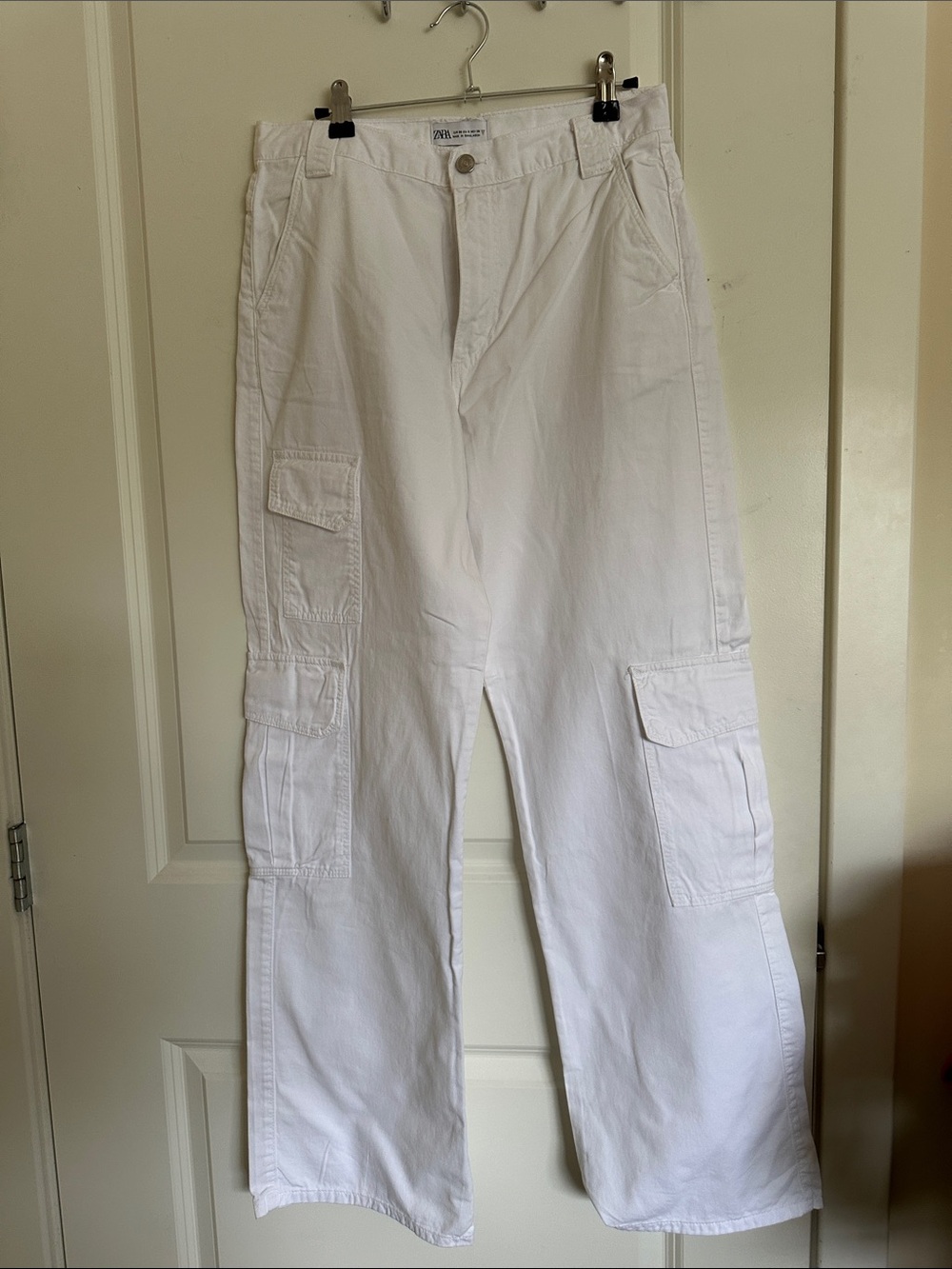 Zara White Cargo Pants - Classic Utility Style